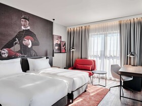 Radisson Red Hotel & Radisson Red Apartments Krakow