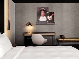 Radisson Red Hotel & Radisson Red Apartments Krakow