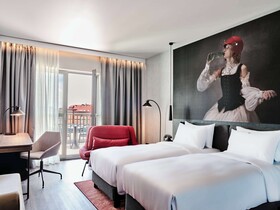 Radisson Red Hotel & Radisson Red Apartments Krakow