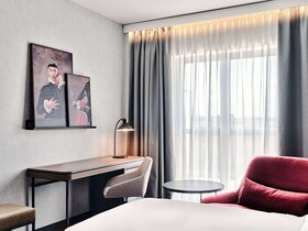 Radisson Red Hotel & Radisson Red Apartments Krakow