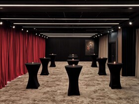 Radisson Red Hotel & Radisson Red Apartments Krakow