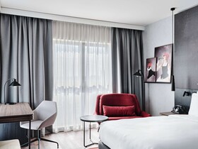 Radisson Red Hotel & Radisson Red Apartments Krakow