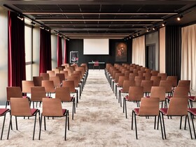 Radisson Red Hotel & Radisson Red Apartments Krakow