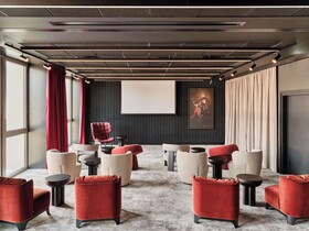 Radisson Red Hotel & Radisson Red Apartments Krakow