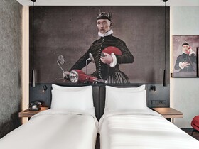 Radisson Red Hotel & Radisson Red Apartments Krakow