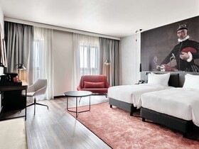 Radisson Red Hotel & Radisson Red Apartments Krakow