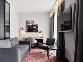 Radisson Red Hotel & Radisson Red Apartments Krakow
