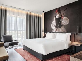Radisson Red Hotel & Radisson Red Apartments Krakow