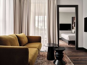 Radisson Red Hotel & Radisson Red Apartments Krakow