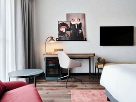 Radisson Red Hotel & Radisson Red Apartments Krakow