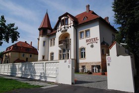 Hotel I Restauracja Palacyk