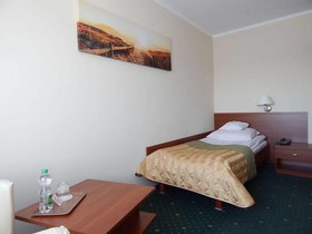 Hotel Gromada Pila
