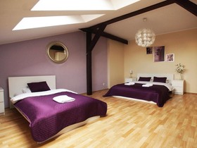 Blooms Boutique Hostel Inn & Apartments