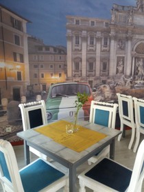 Blooms Boutique Hostel Inn & Apartments