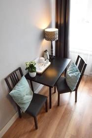 Blooms Boutique Hostel Inn & Apartments