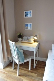 Blooms Boutique Hostel Inn & Apartments