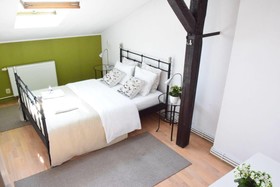Blooms Boutique Hostel Inn & Apartments
