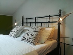 Blooms Boutique Hostel Inn & Apartments