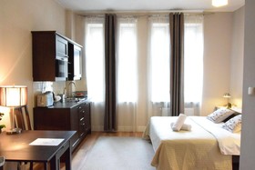 Blooms Boutique Hostel Inn & Apartments