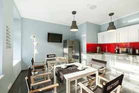 Cinema Hostel & Apartments