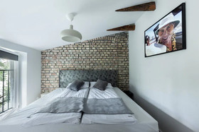 Cinema Hostel & Apartments