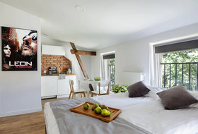 Cinema Hostel & Apartments