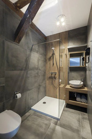 Cinema Hostel & Apartments