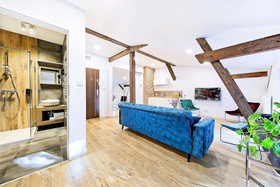 Cinema Hostel & Apartments