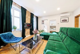 Cinema Hostel & Apartments