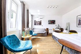 Cinema Hostel & Apartments