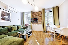 Cinema Hostel & Apartments