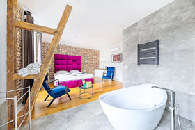 Cinema Hostel & Apartments