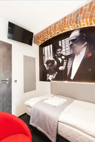 Cinema Hostel & Apartments