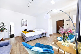 Cinema Hostel & Apartments