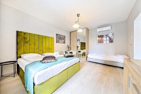 Cinema Hostel & Apartments