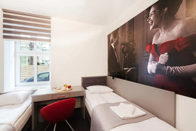 Cinema Hostel & Apartments