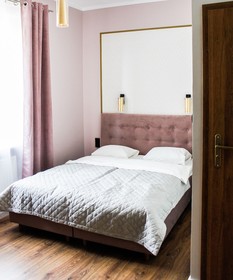 Elegant Hostel & Apartments