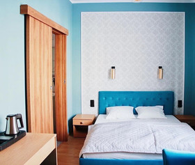 Elegant Hostel & Apartments