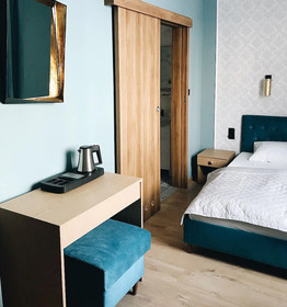 Elegant Hostel & Apartments