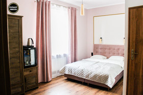 Elegant Hostel & Apartments