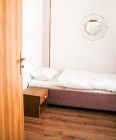 Elegant Hostel & Apartments