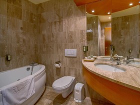Green Hotel