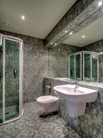 Green Hotel