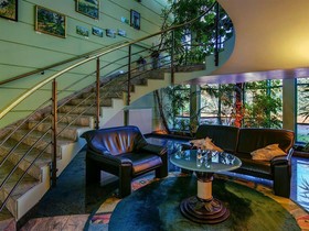 Green Hotel