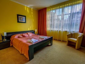 Green Hotel