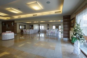 Bialy Dom Henlex Restauracja Hotel