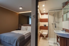 Ilonn Hotel