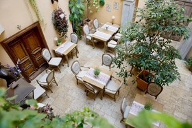 Kolegiacki Hotel