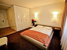 Platinum Palace Apartments