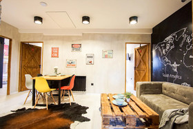 Retro Apartments